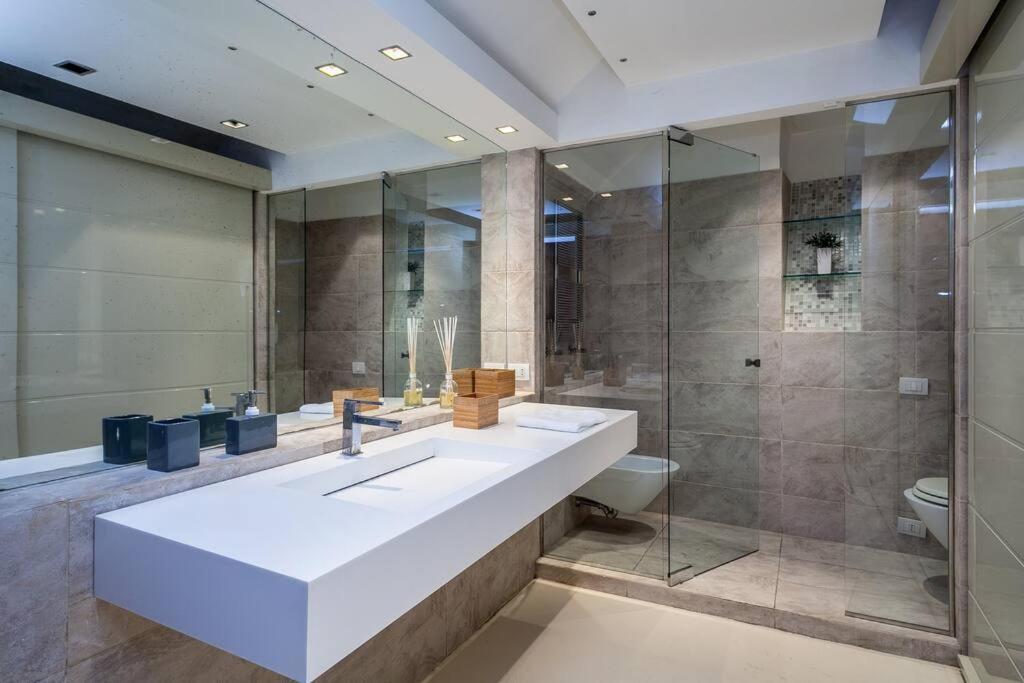 Апартаменты Trevi Loft Рим Экстерьер фото